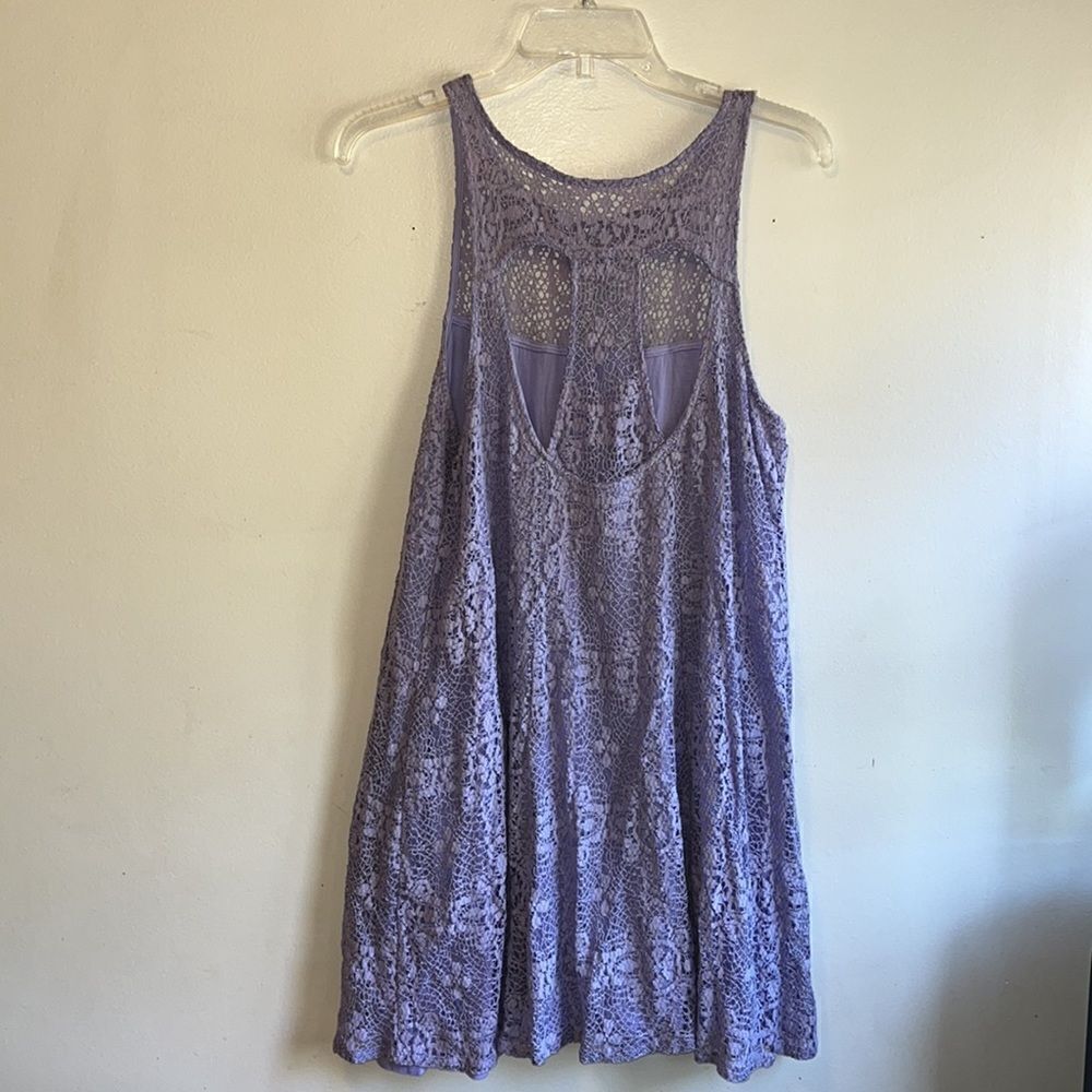 EXCELLENT CONDITION LARGE PRETTY PURPLE FREE PEOPLE LACE SLEEVELESS LINED DRESS - Picture 4 of 8